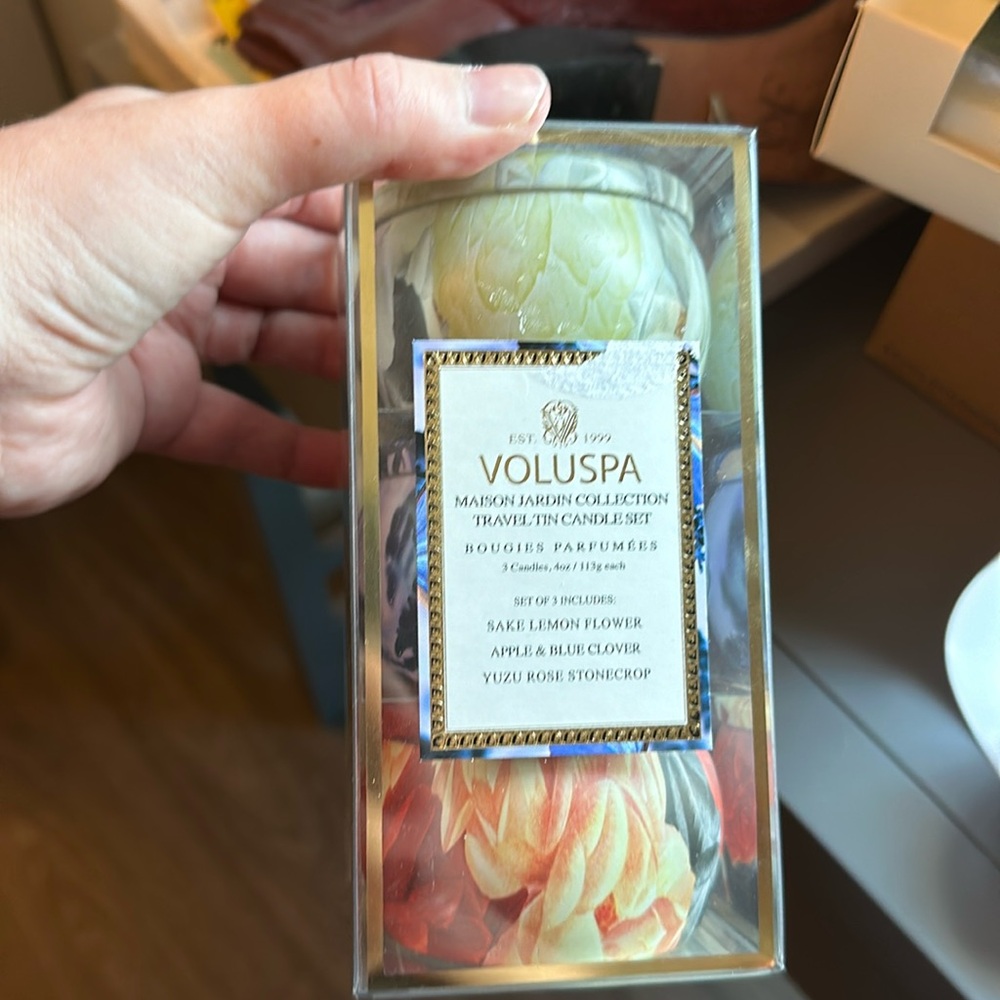 Voluspa trio!
